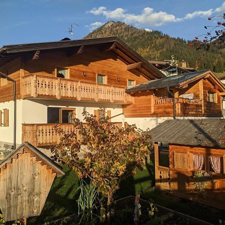 Ciasa Giorgina Appartement Pozza di Fassa Buitenkant foto