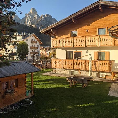 Ciasa Giorgina Appartement Pozza di Fassa Buitenkant foto