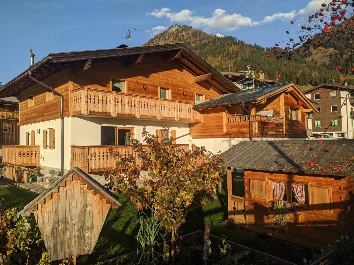 Ciasa Giorgina Appartement Pozza di Fassa Buitenkant foto